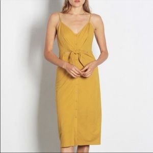 Mod Ref Mid length mustard dress